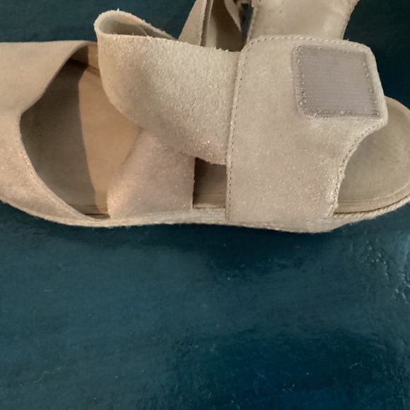 Shoes - Picture 12 of 16